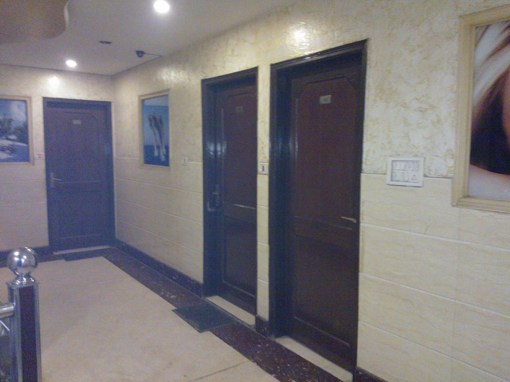 Hotel Hridey Inn New Delhi Eksteriør billede